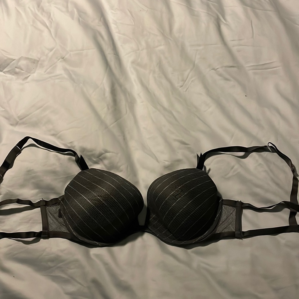 Victoria’s Secret Very Sexy push-up bra sz 38C